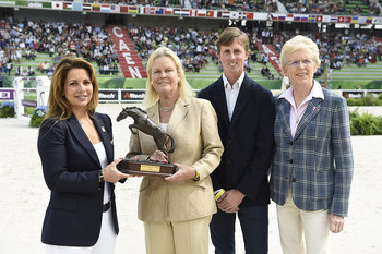 MRS JANE CLARK NAMED AS JUMPING OWNERS CLUB OWNER OF THE YEAR 2013
